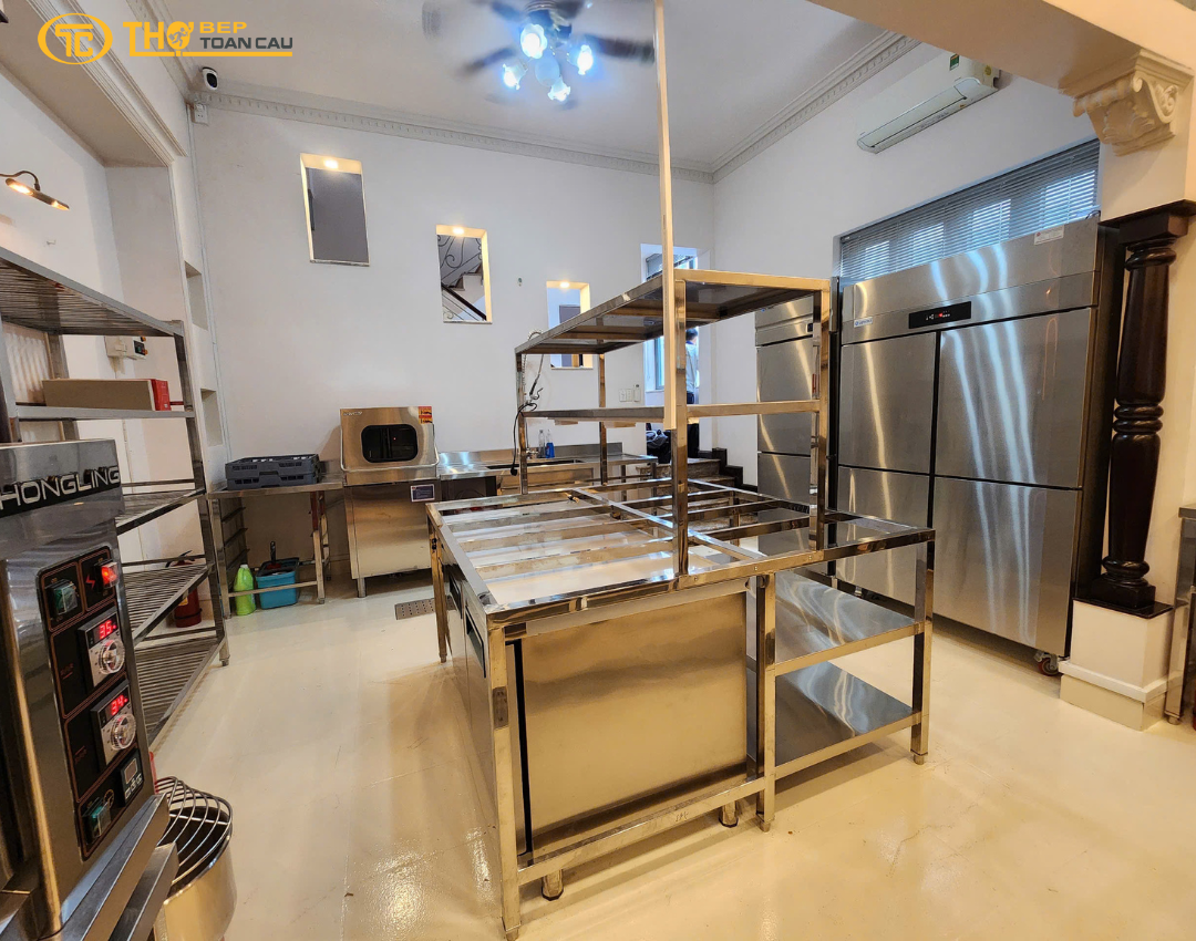 Chủ động kiểm tra và liên hệ sửa chữa các thiết bị lạnh trong khu bếp để đảm bảo ổn định cho mô hình kinh doanh